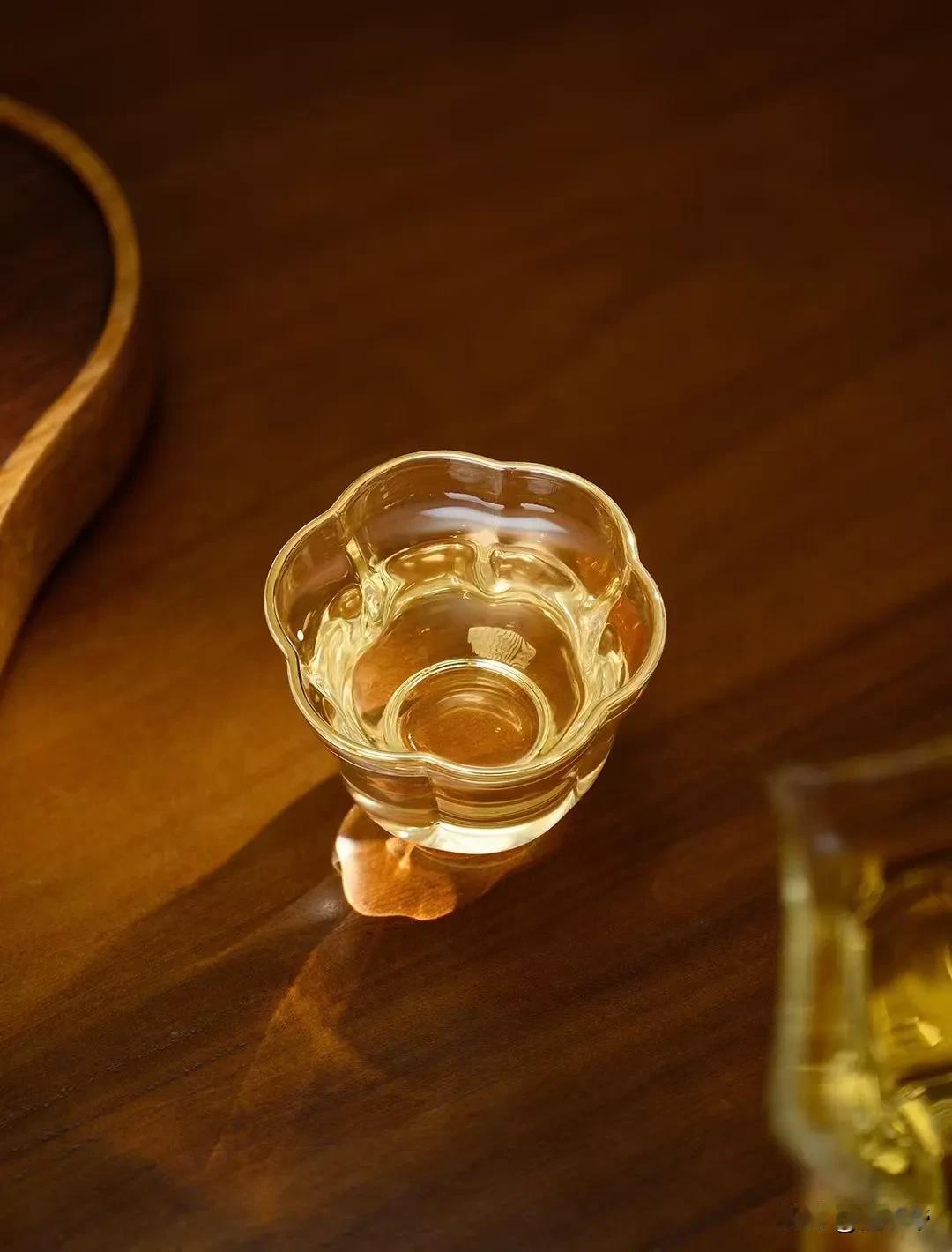 早茶品八年陈老寿眉的枣香陈韵[呲牙]