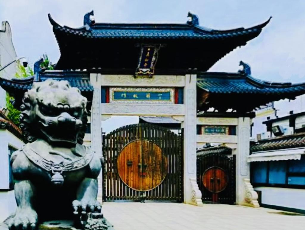 上海普陀区有座真如寺，它是上海四大名刹（龙华寺、静安寺、玉佛寺、真如寺）之一，始