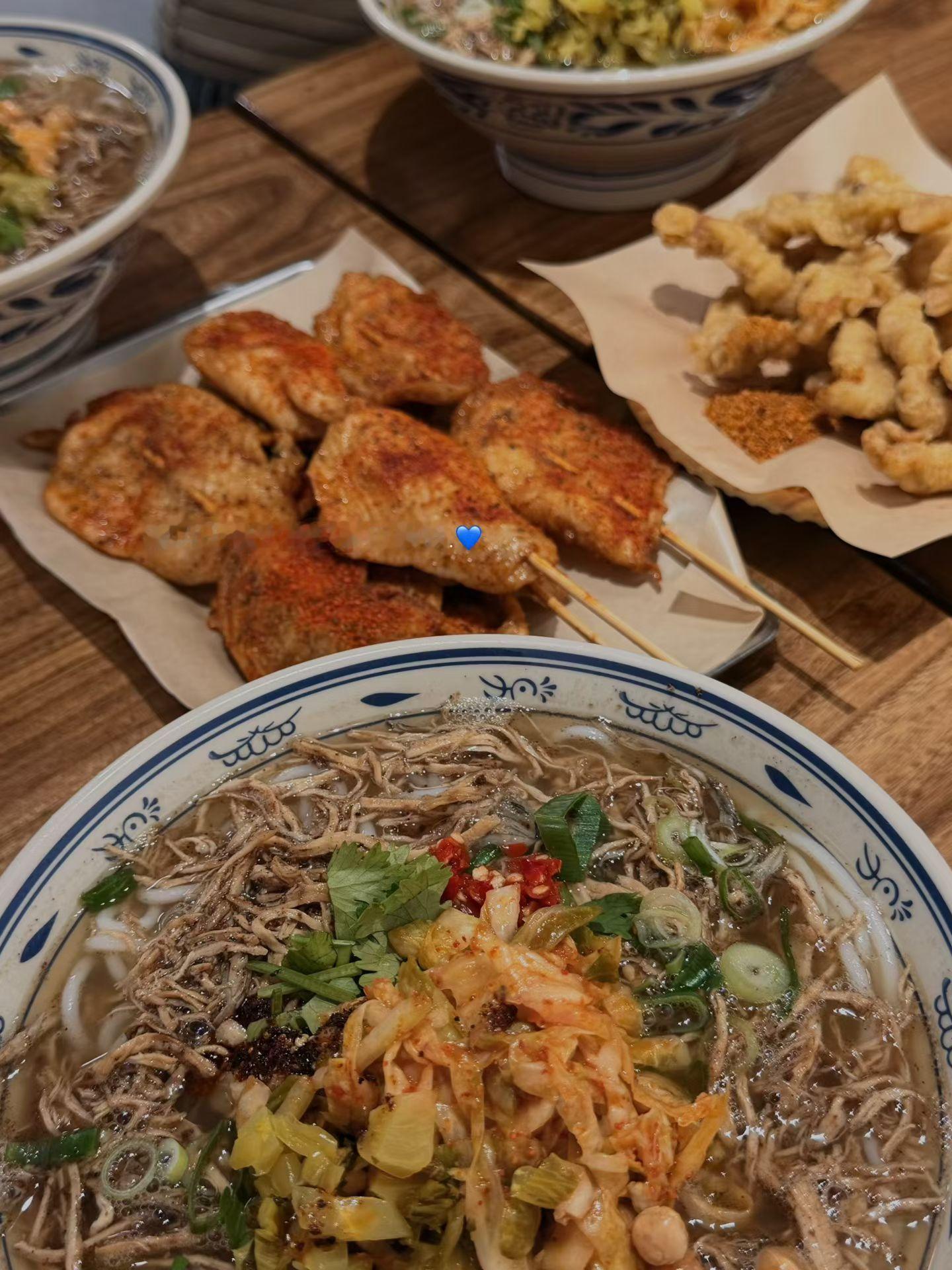 阴天的土鸡米线一吃一身味 