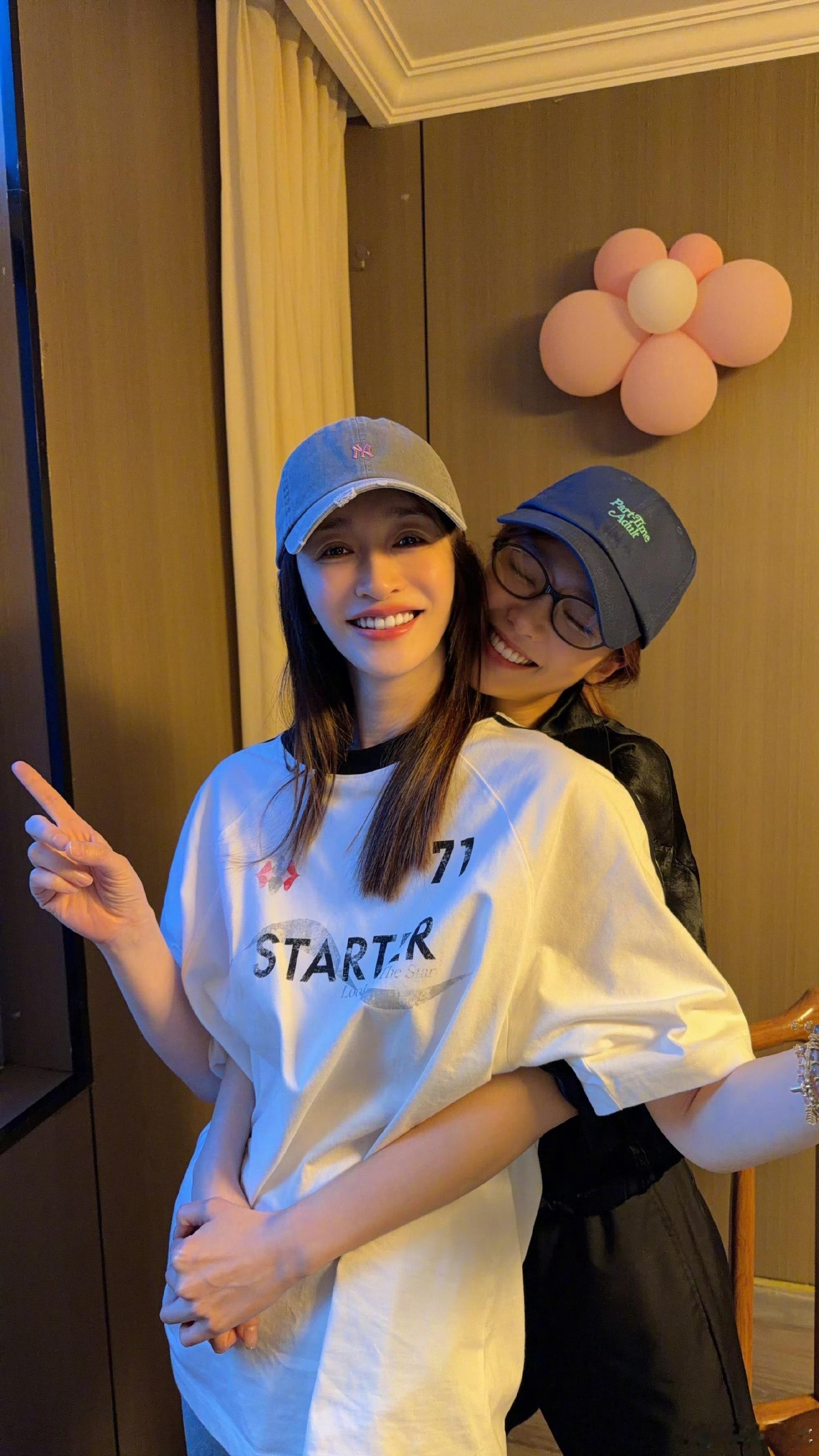 李小冉这下真成养成系姐姐了 没想到我在乘风也是追上养成系姐姐了，从初舞台开始注意