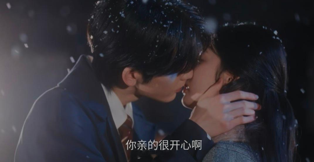 反正《这一秒过火》大家都在看，任素素活了，慕容清峄疯了，我爽了没看的都快来看，俺
