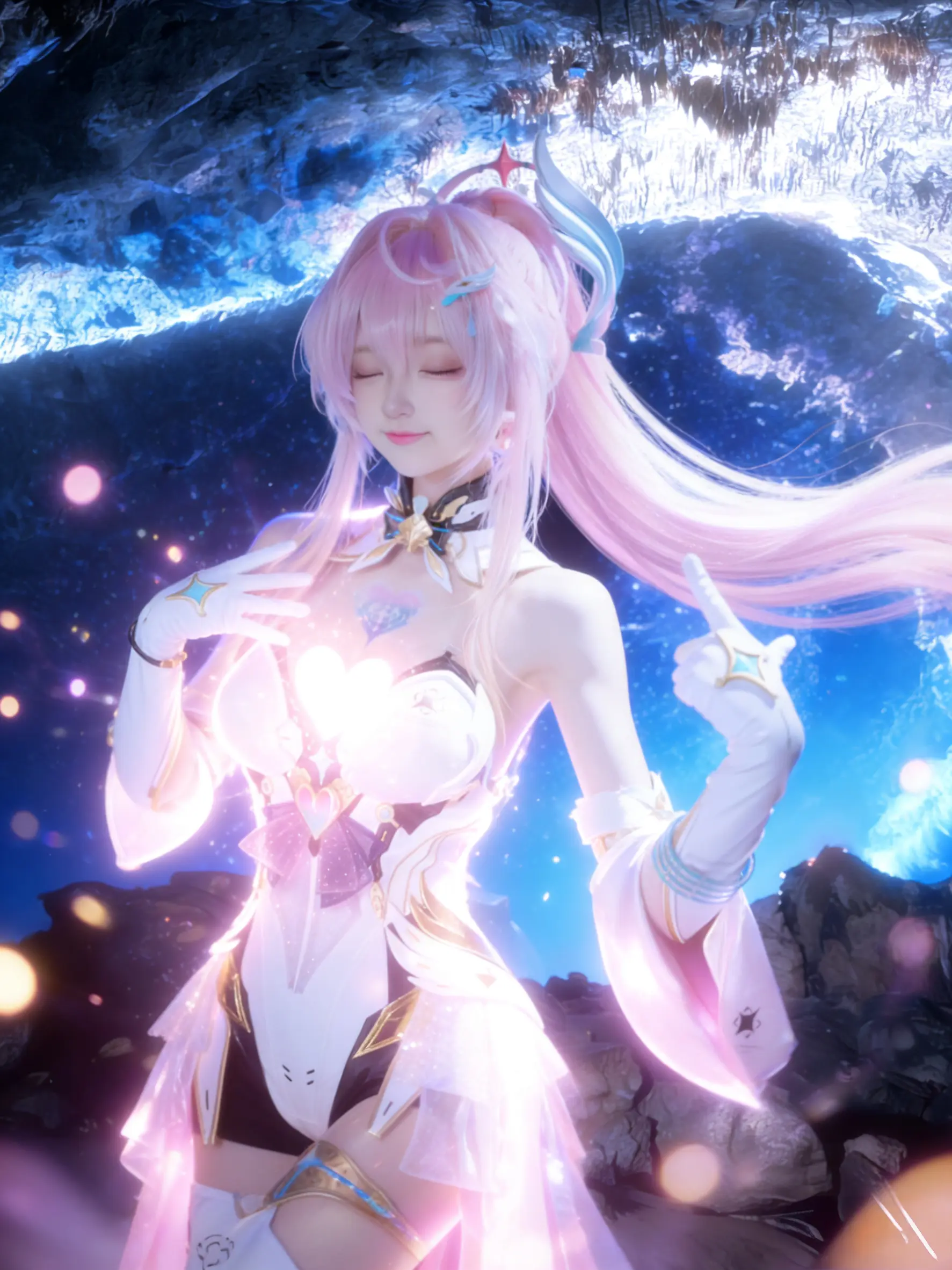 爱弥斯。   为了过审也是让我煞费苦心~