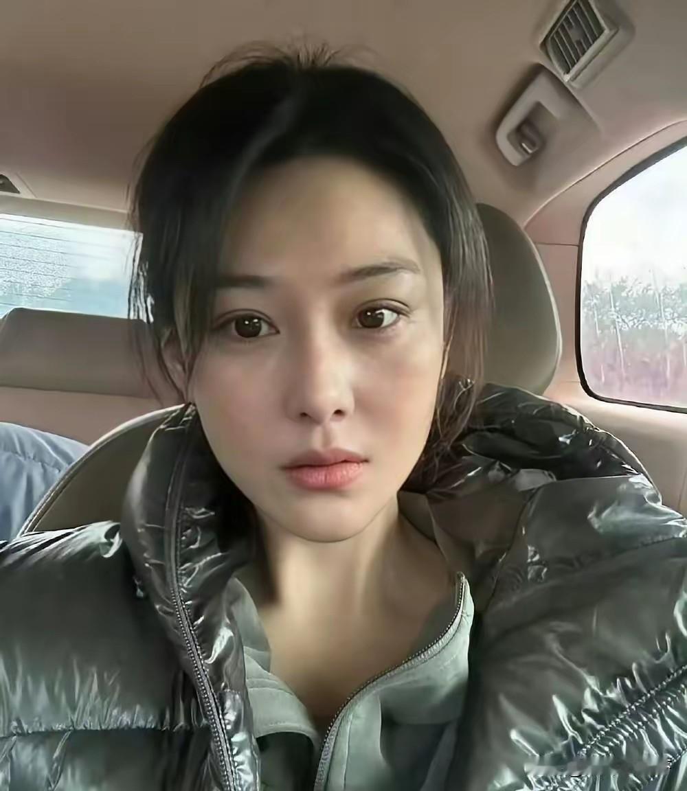 一直就觉得她很漂亮也非常喜欢她[比心][比心][比心]