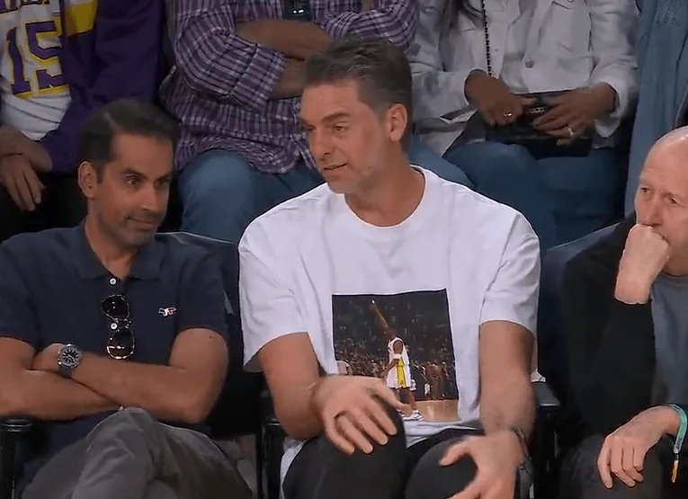 保罗-加索尔身穿科比T恤，现场观战湖人主场对阵雷霆！雷霆vs湖人KobeBrya