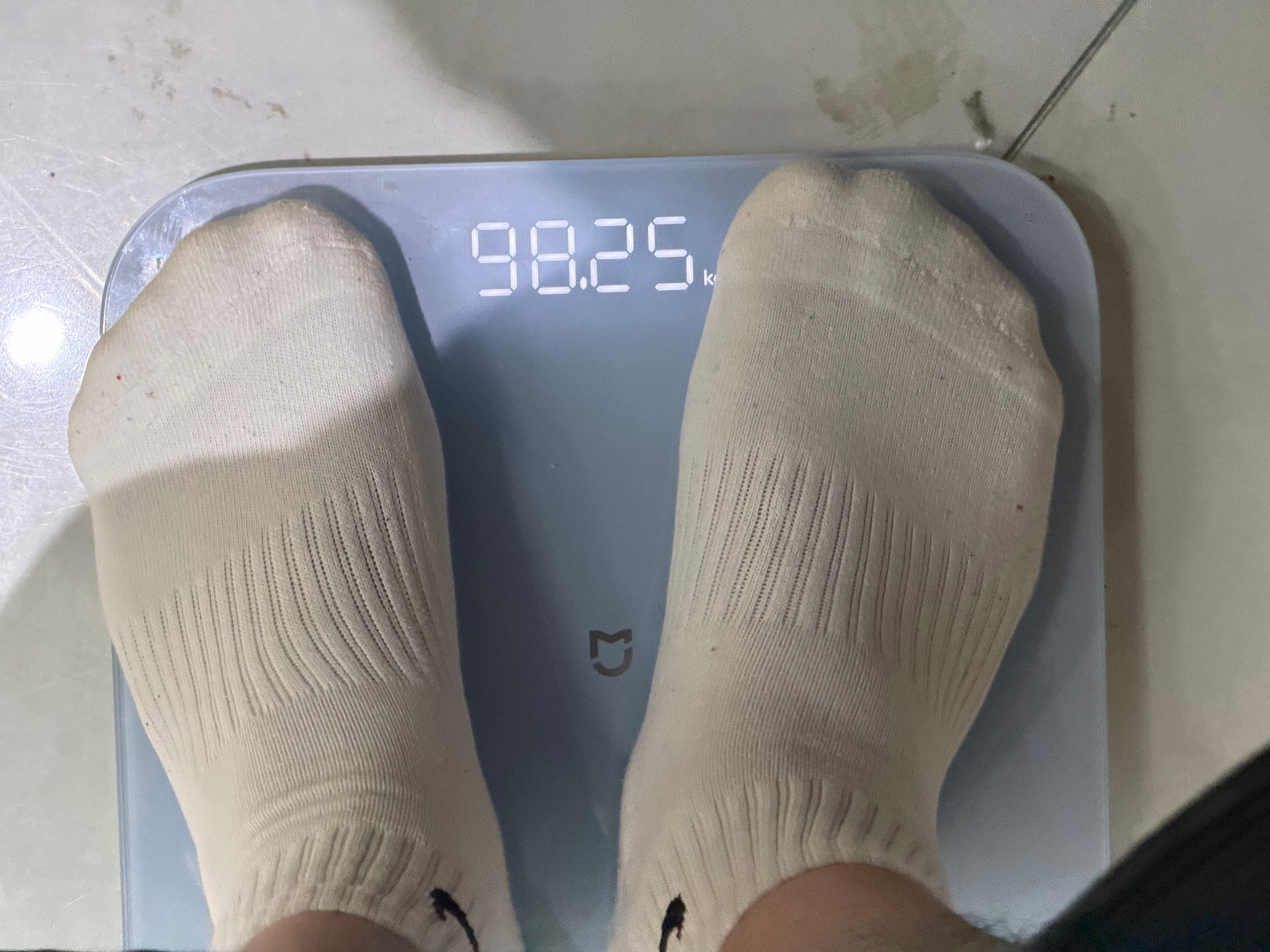 既然被大家发现瘦了，那我就大方承认了吧是的，我前端时间发的体重秤都是我之前发过的