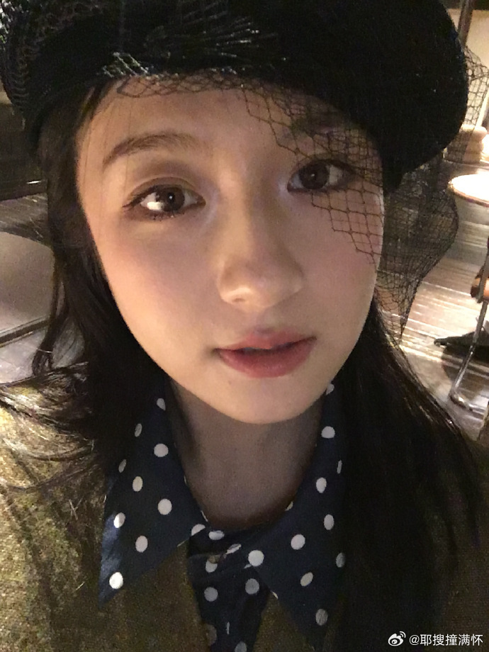 李兰迪元宵节营业六宫格李兰迪元宵节晒元宵 元宵圆圆，幸福圆圆，李兰迪的六宫格美得