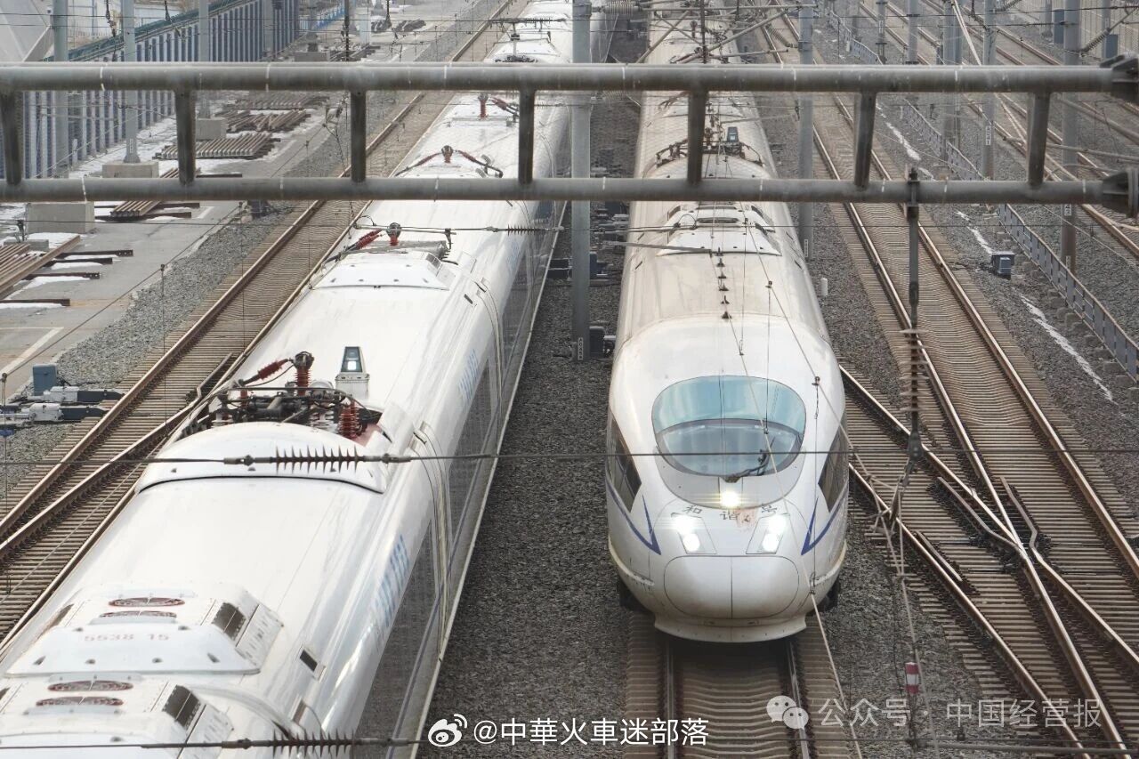 国铁头条【铁路投融资新突破 全国首单绿色铁道债券落地】5月19日，中国国家铁路集