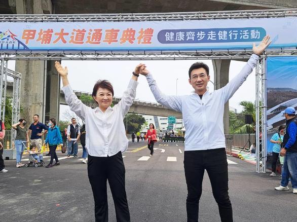 台中这条路，让市民等了10余年，终于通车了！
 
4月9日，台湾省台中市长卢秀燕