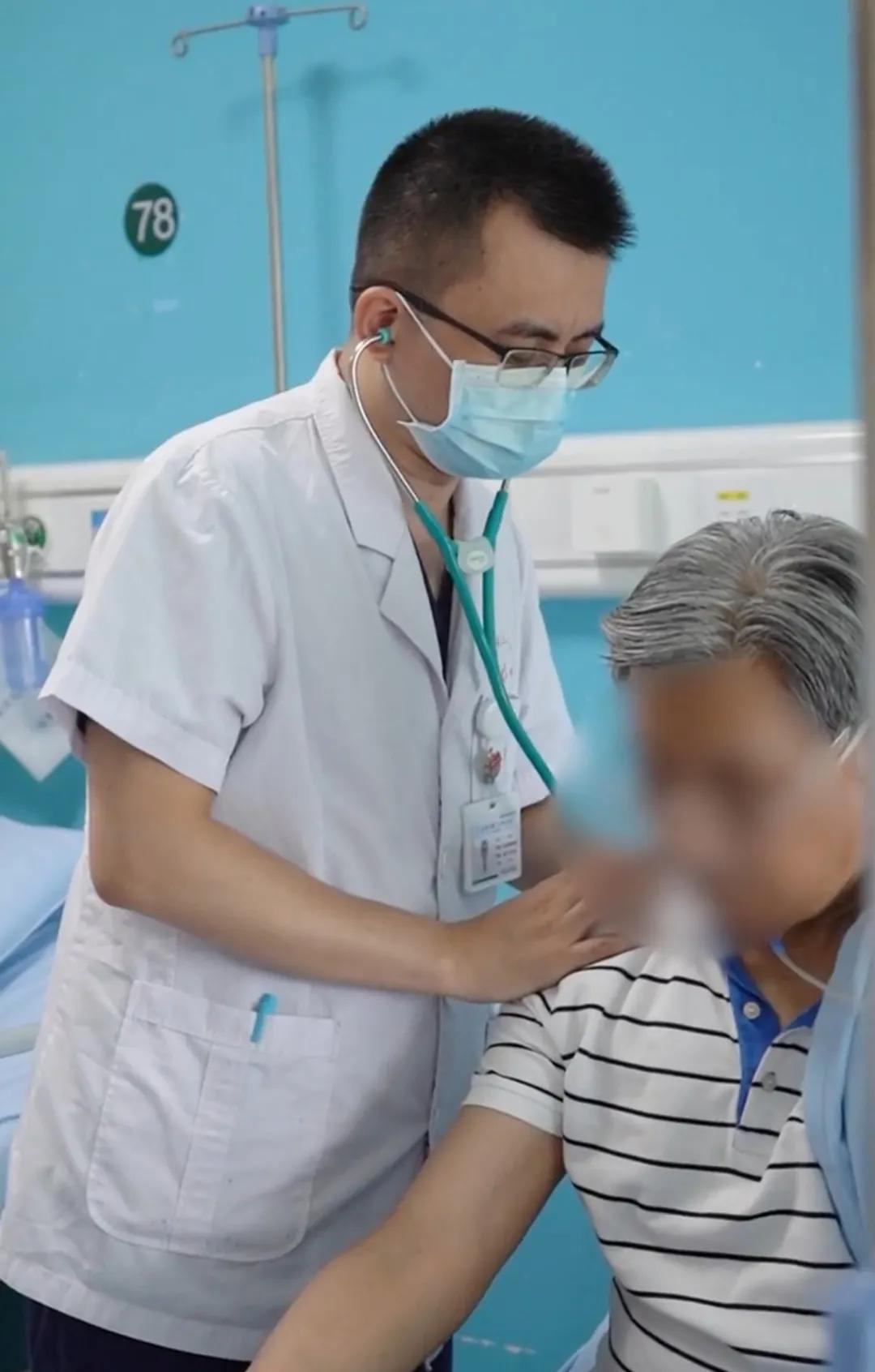 咳嗽不止，吃了很多药还是咳，你要搞清楚这3个问题！
第一，咳嗽发生的特征，是阵发