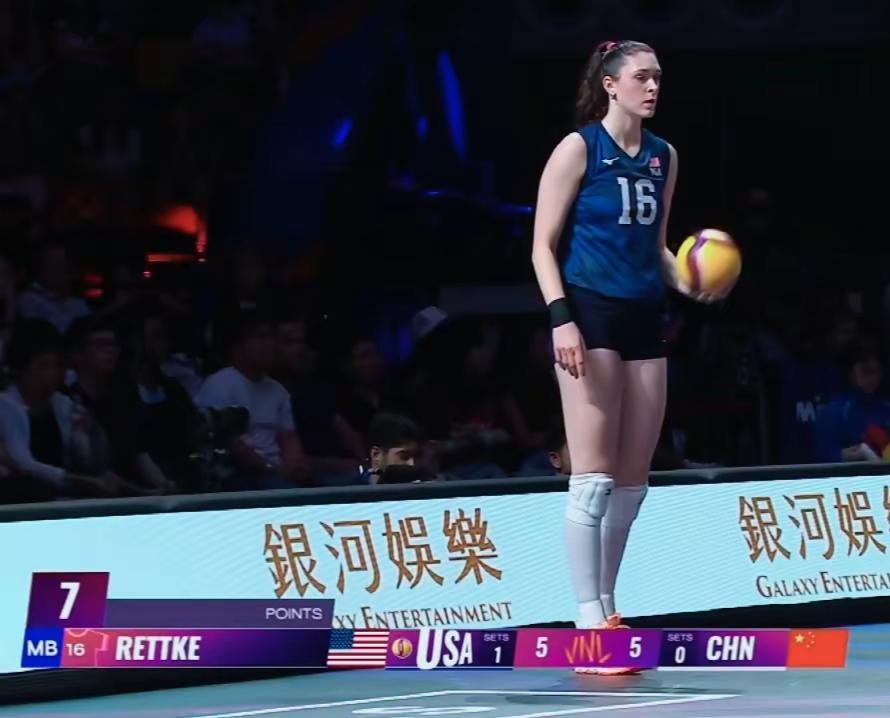 败给中国女排的美国女排高森叫雷特克。