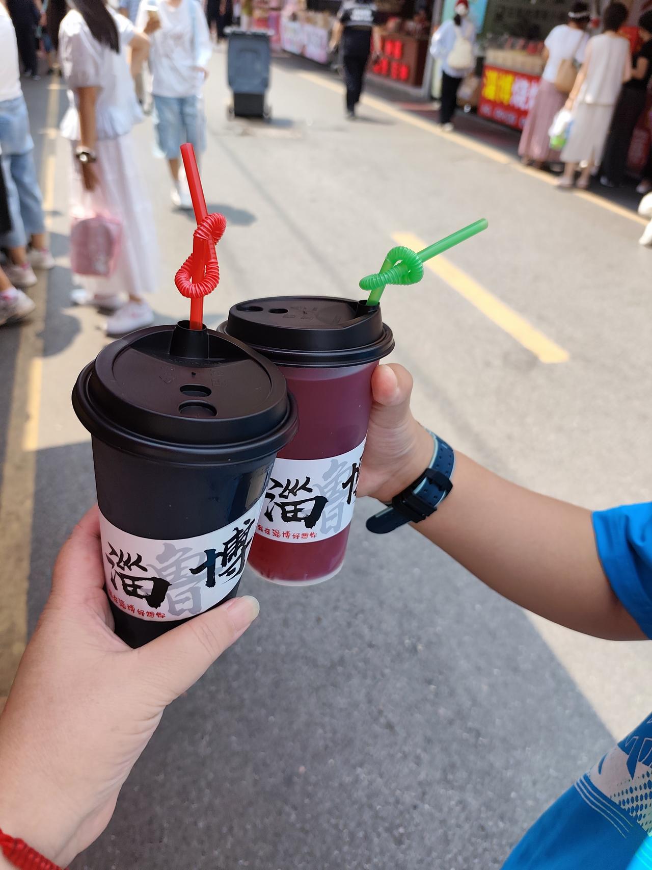 夏日炎炎，有你真甜。不想喝没味道的白开水，就来点VC。酸甜的味道，沁人心脾！