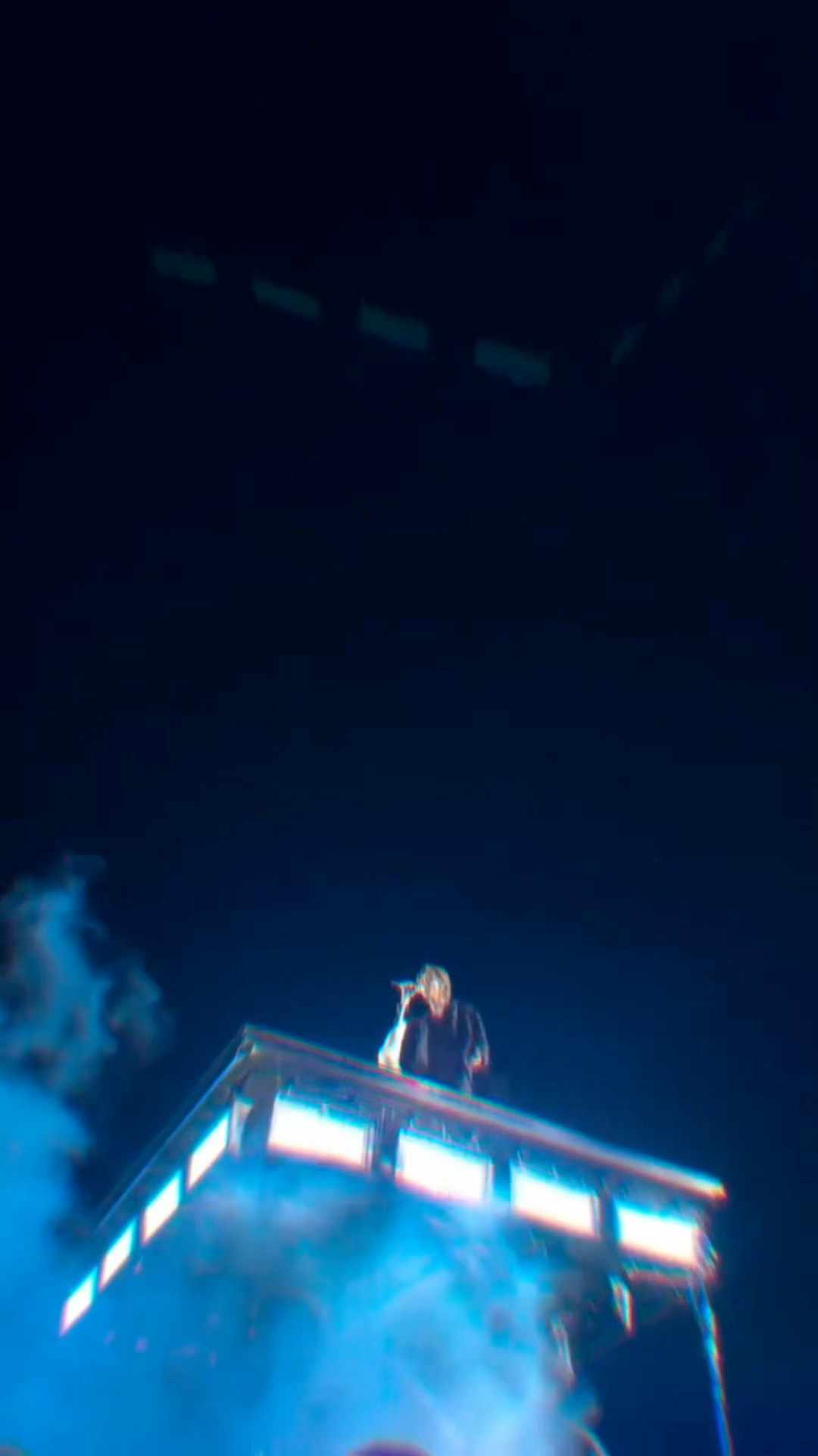 徐明浩分享音乐节舞台 徐明浩ig分享音乐节舞台  猫猫也依旧沉浸在音乐节中 期待