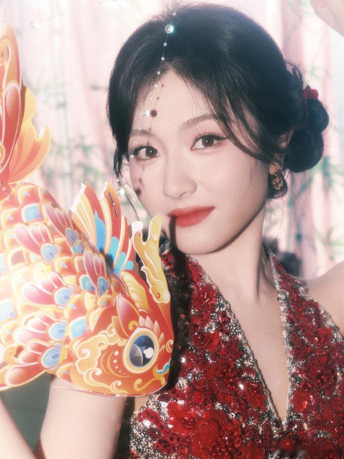 李兰迪说春晚结束八个人可以聚餐 8个人的舞台真的是今年春晚最想要看的呀，不得不说