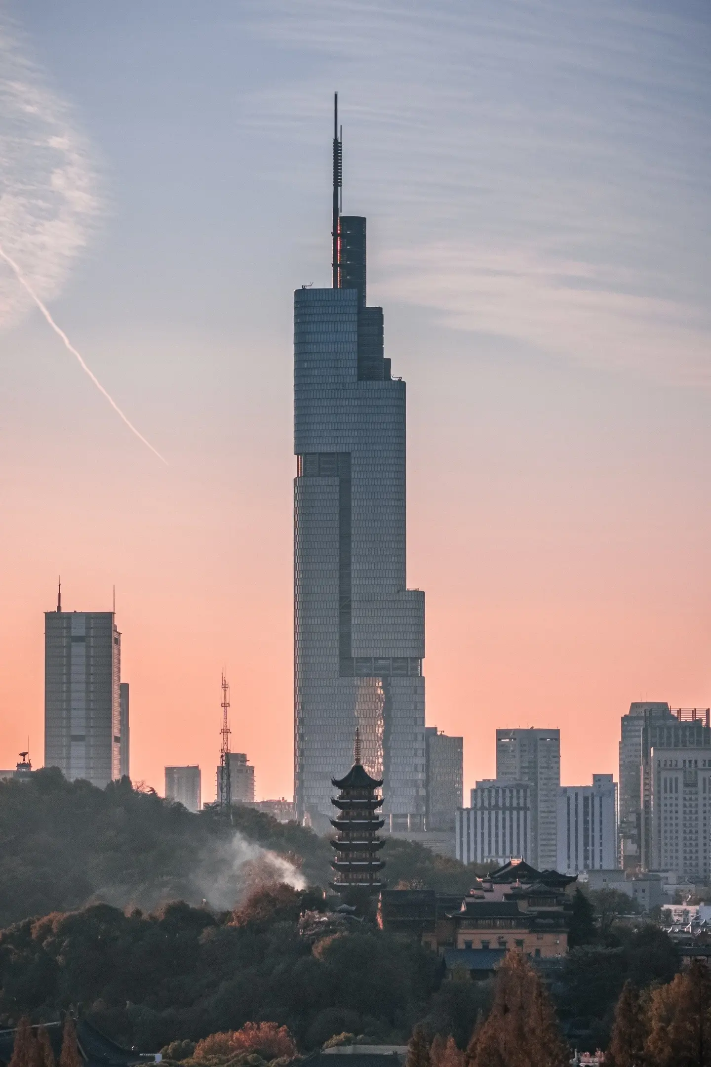夜泊秦淮 一叶知秋🍁。南京在此刻 迎来了一年中最美的季节