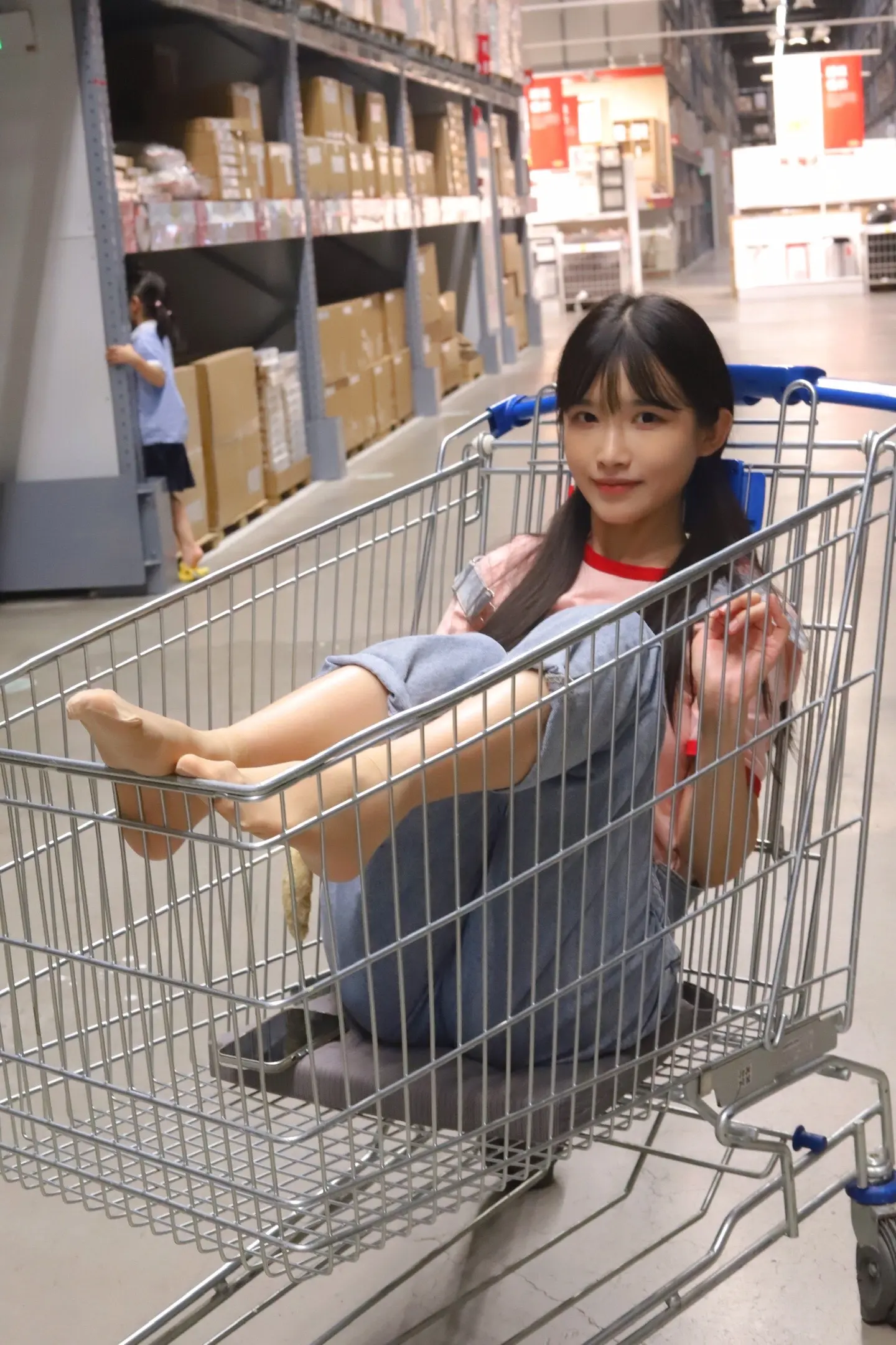 宜家仓库搞怪拍照
