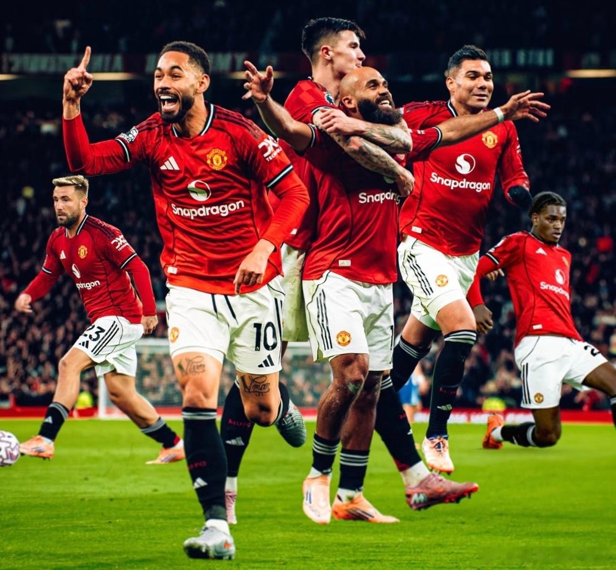 英超第14轮焦点对决即将来袭，曼联将坐镇老特拉福德球场迎战“铁锤帮”西汉姆联，红