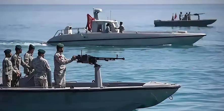 一觉醒来伊朗亮出另一张王牌，可能切断霍尔木兹海峡的海底光缆！

这下可麻烦了。海