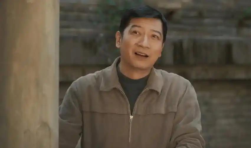 看来庄先进看人的眼光还真不错。

《好好的时光》里，庄先进是机械厂的老工人，带了