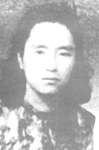 党组织给了他1000美元，让他去做生意，做什么不管，但是，组织什么时候要钱都得给