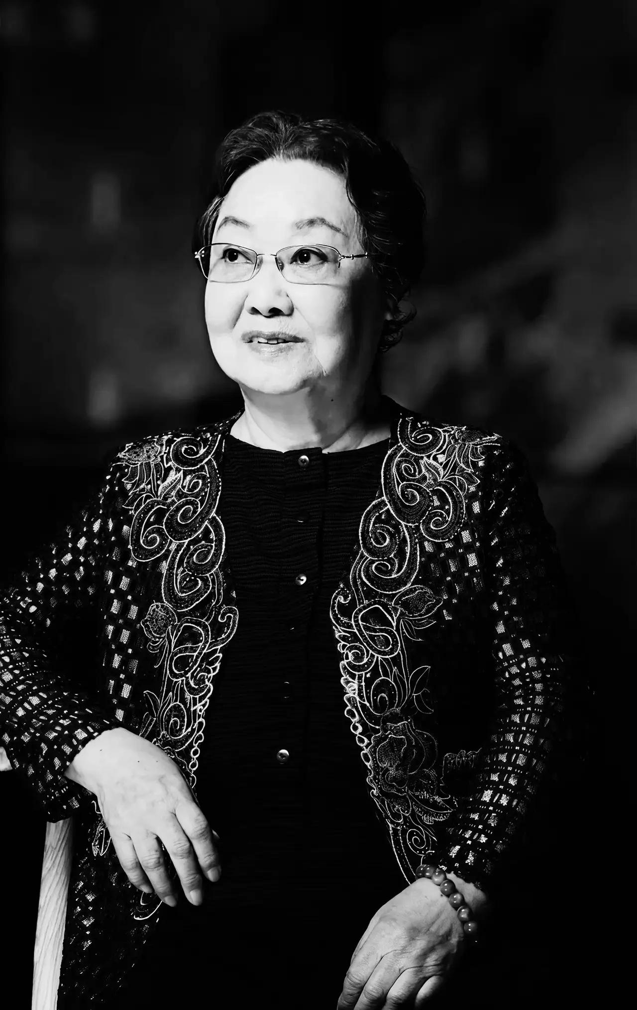 郭兰英离世后，最难平静的，可能不是那些与她同龄的老人，而是已经走到中年的70后、