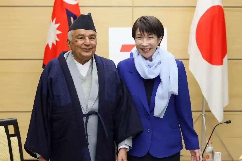 尼泊尔总统鲍德尔访问日本，真是没有尴尬只有更尴尬，先是日本首相高市早苗让其等待了