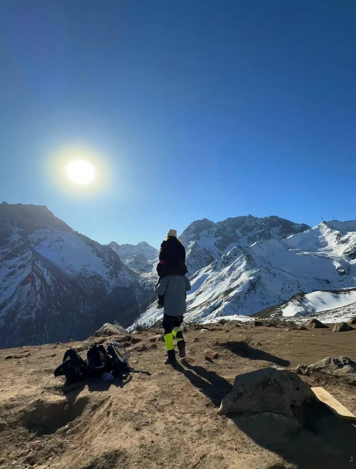 没什么啦 也就和喜欢的女孩去看了雪山 