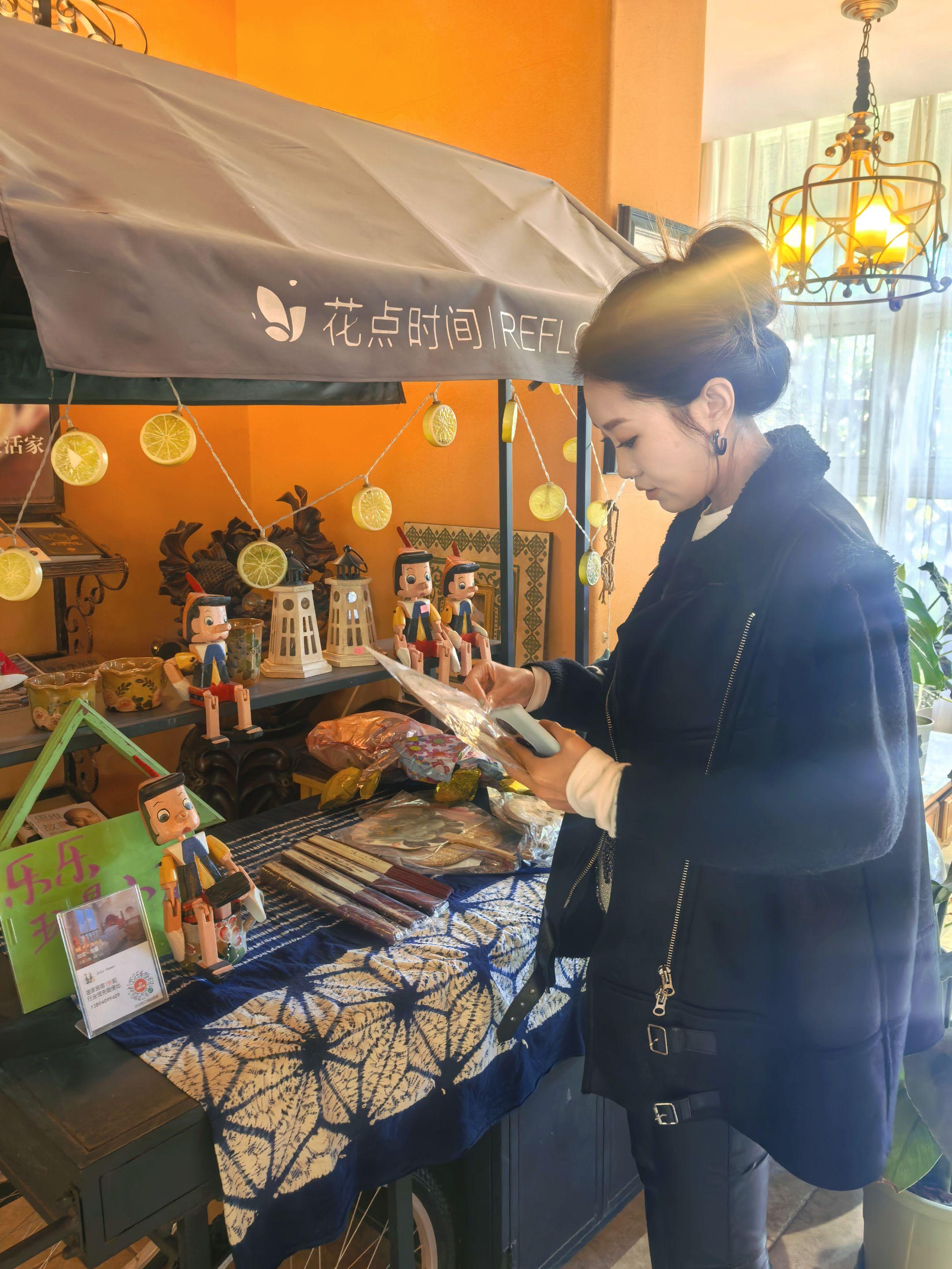 看见你左右为难的样子我就懂了，我不该想太远！