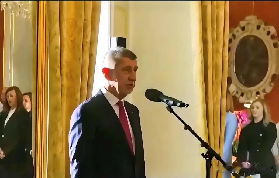 1月3日上午的最新消息，速报，全都不容错过，第八条：欧洲援乌阵营生变：捷克拟停止