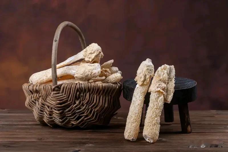 日本民众告别大熊猫只能看1分钟 日本民众告别大熊猫仅能看1分钟
日本民众为告别旅