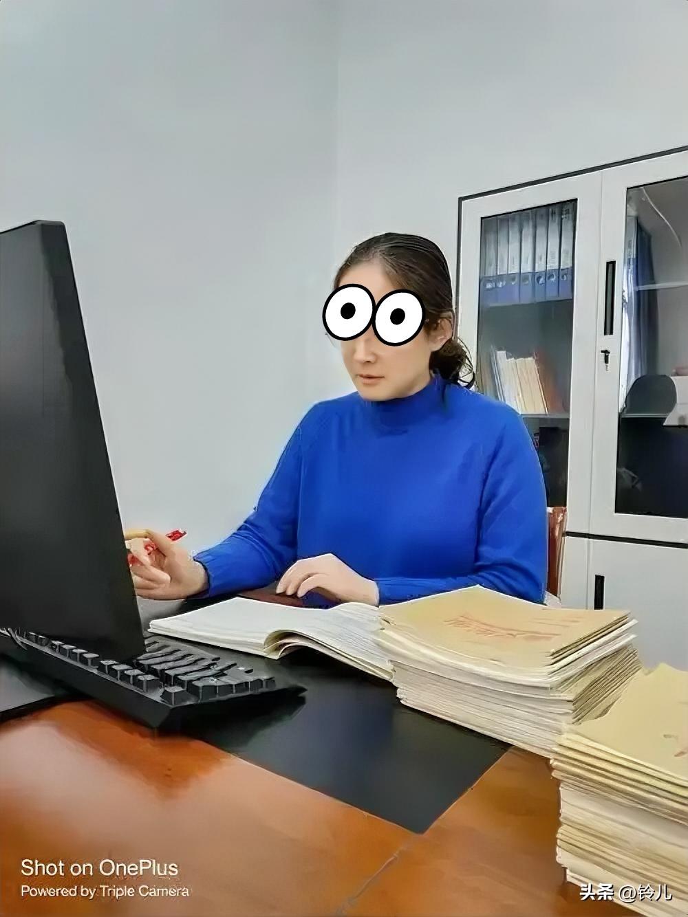 不是人人想当“官”，吴主任申请卸任引起热议。
 
有老师说吴主任没成新校长心腹，