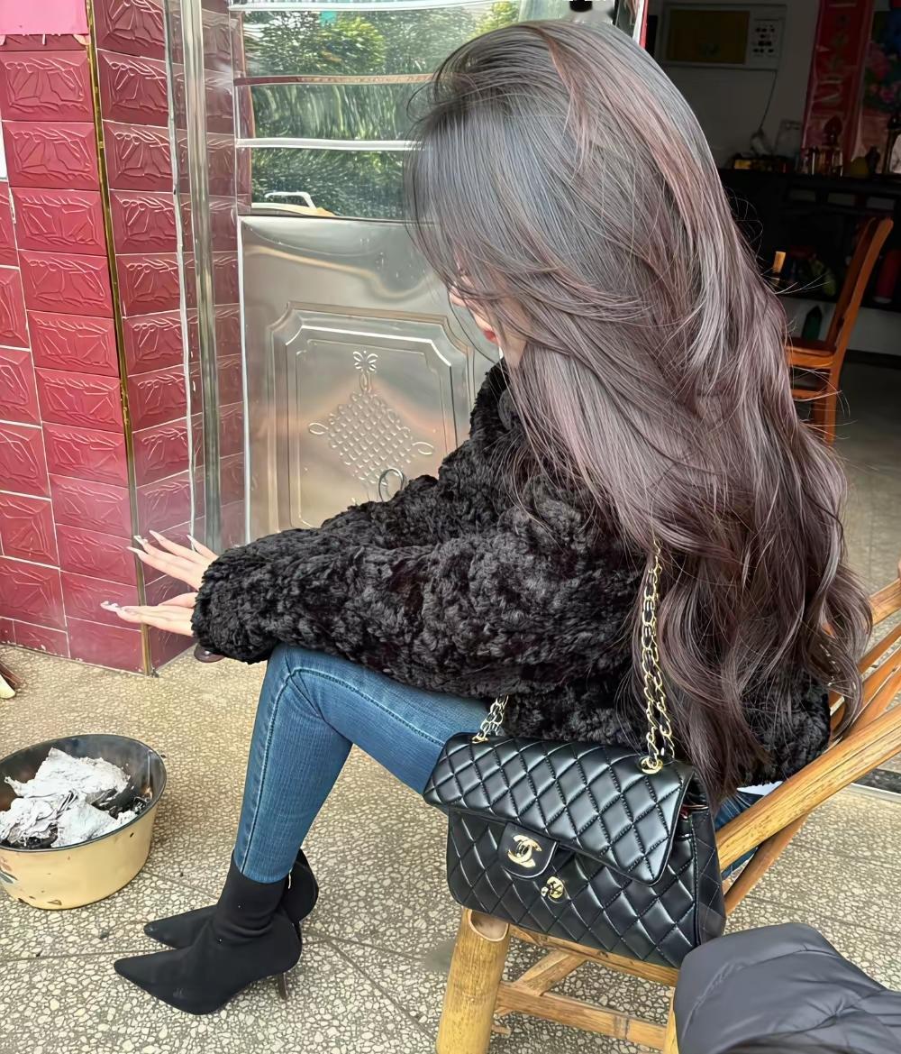 过年回家，亲戚们又开始忙活，张罗着给表弟介绍对象，大家都很热心，似乎成了过年的一