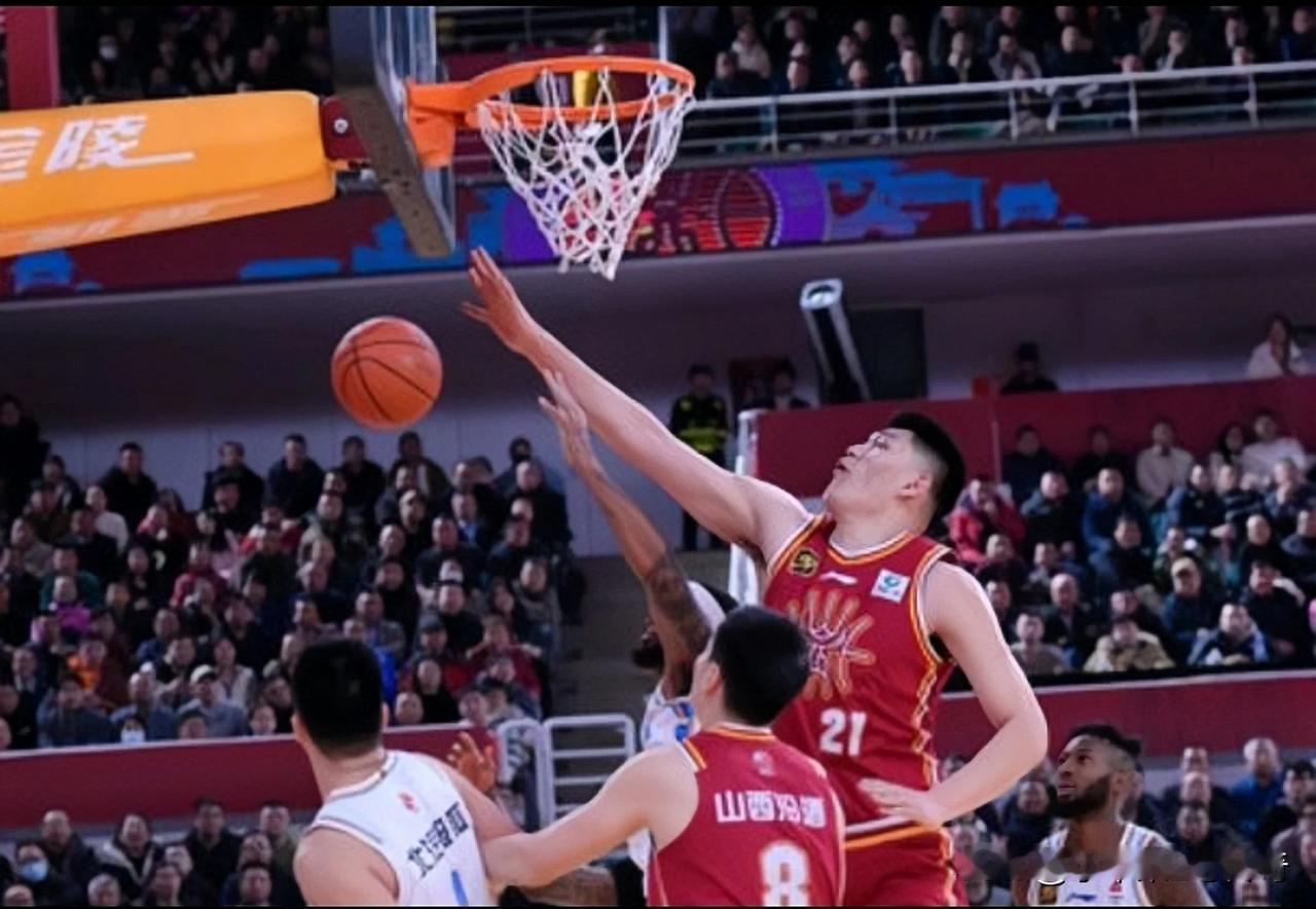 刘传兴21分10篮板，山西男篮终结北京6连胜！CBA常规赛，山西主场迎战北京，这
