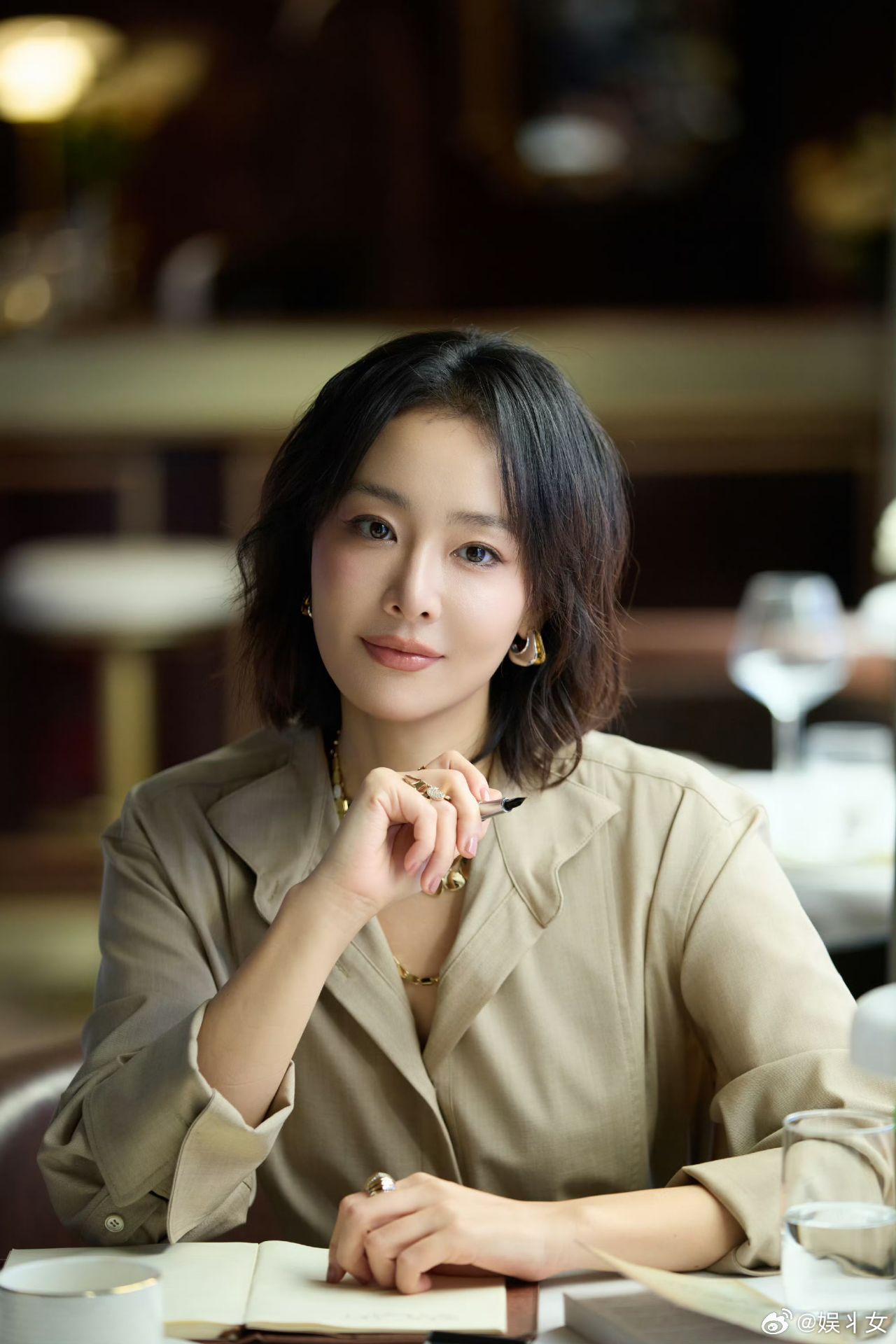 高叶回忆外公离世崩溃大哭 听到高叶说 “不用吃开心果也能开心”，瞬间破防！外公希