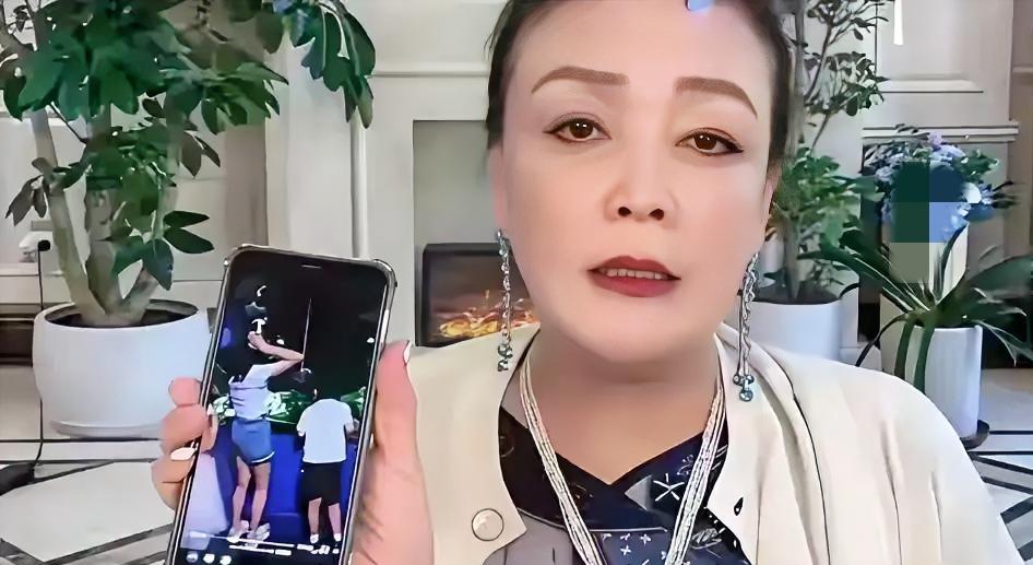 兰姐畅谈两代暑假观念，育儿通透引万千家长共鸣
 
很多家长一辈子陷在内卷的焦虑里