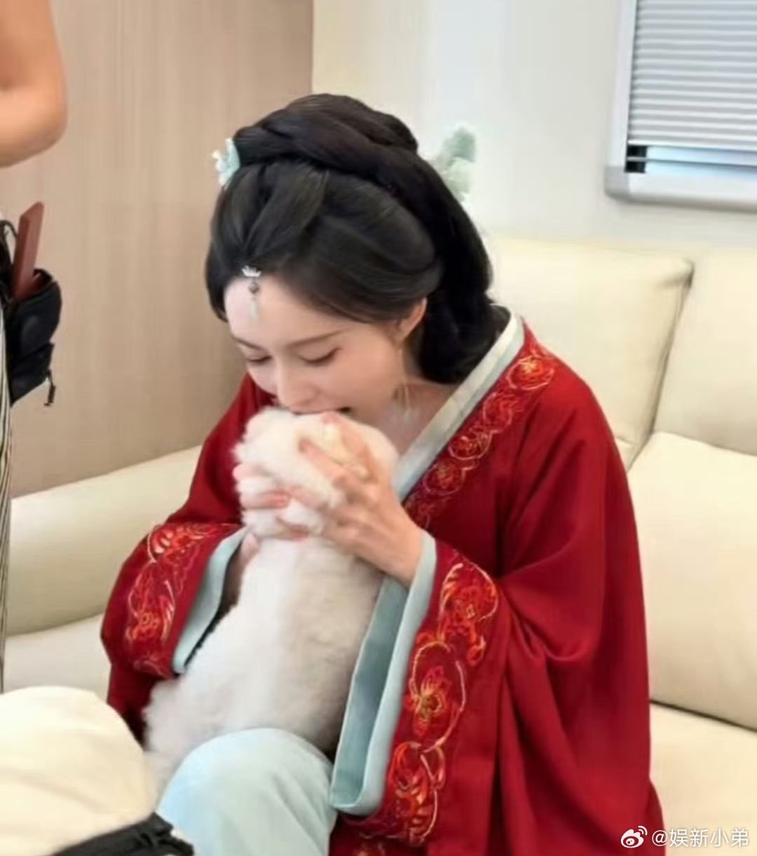 孟子义登基这段抱的幼子是巧克力巧克力出息了