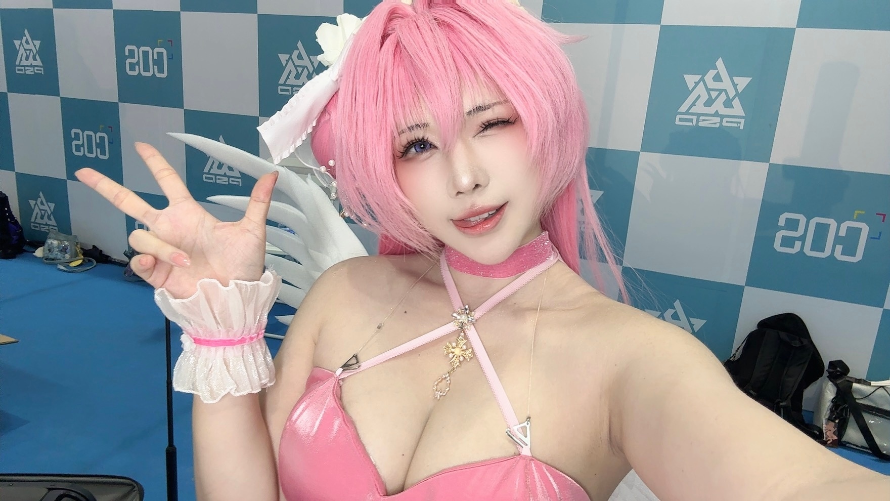 今天签售结束啦～谢谢大家今天来见我～可爱的大家！能见面真的很开心~今天有好多小伙