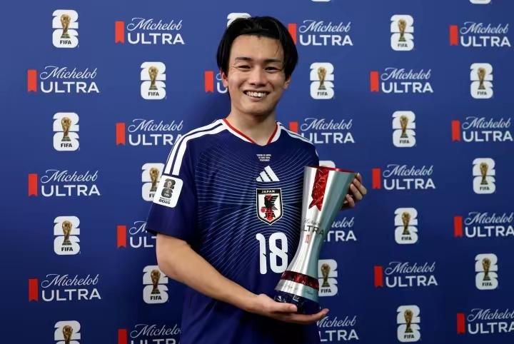 日本锋霸上田绮世获得欧洲五大联赛球探注意！上田绮世也是上赛季荷兰射手王！在这次世