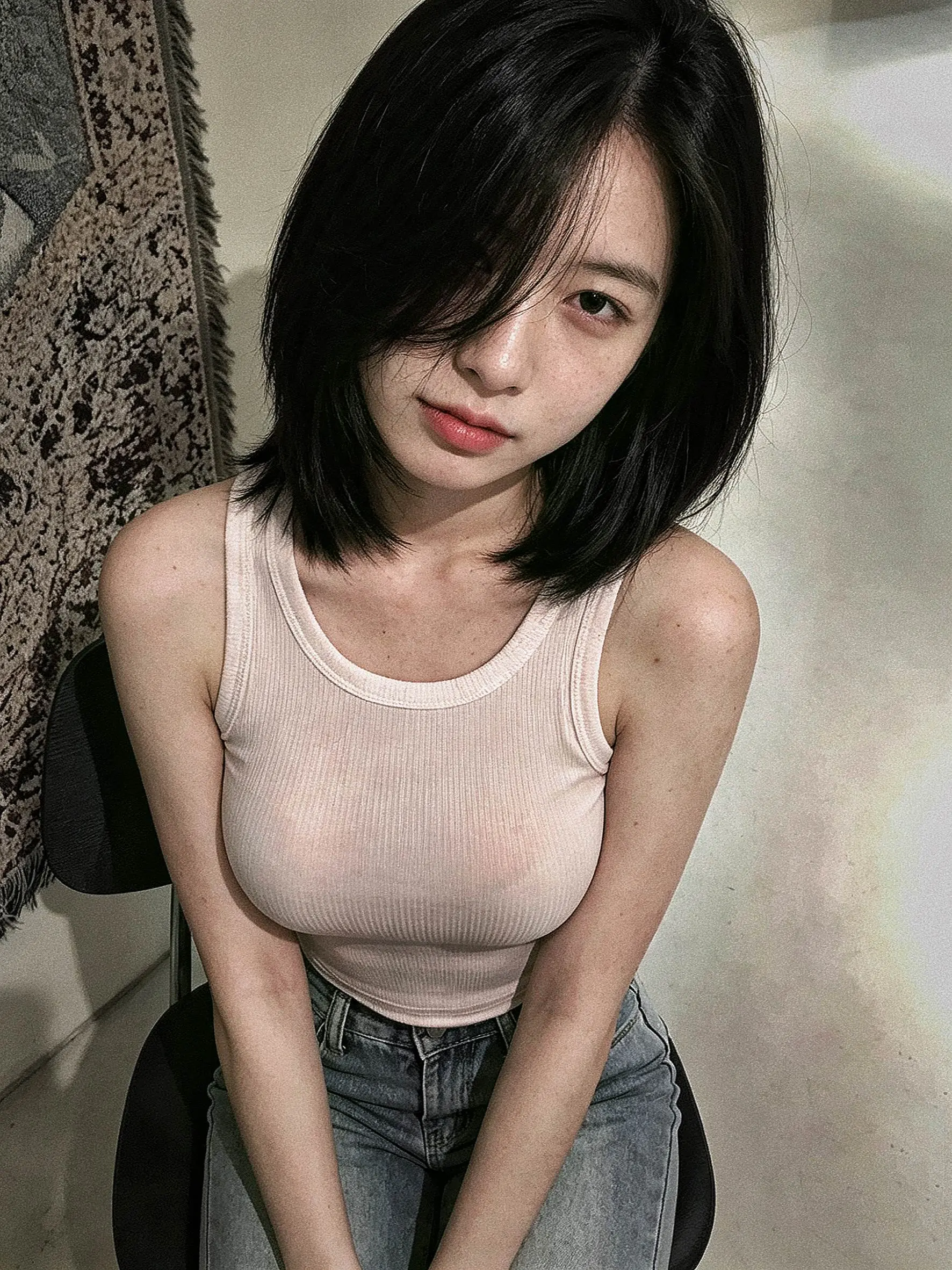 真诚稀薄寡淡，爱也如履薄冰