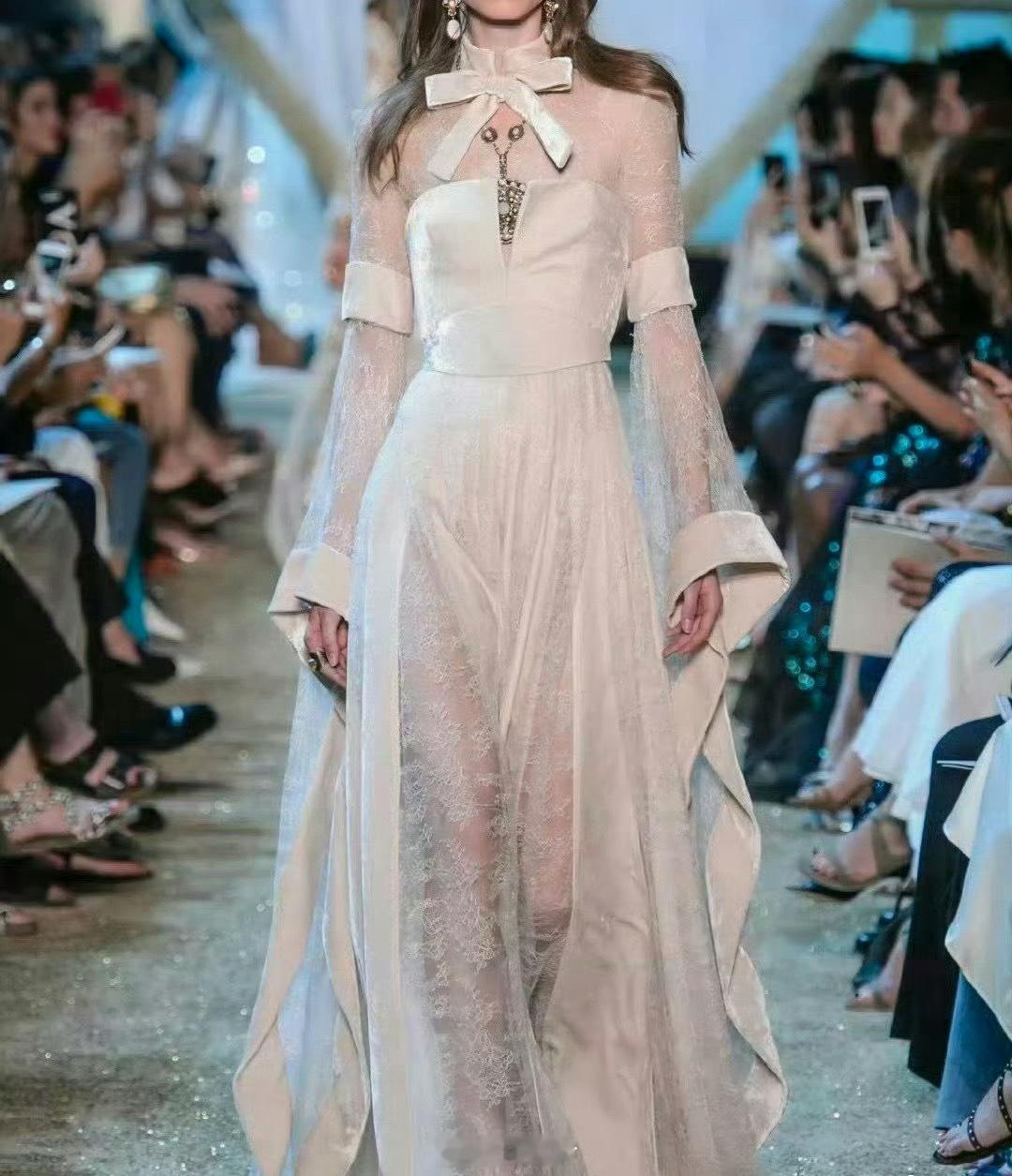 这件礼服你第一眼想到的女明星是谁 