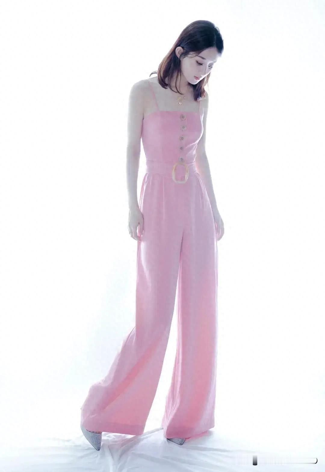 赵丽颖甜美动人