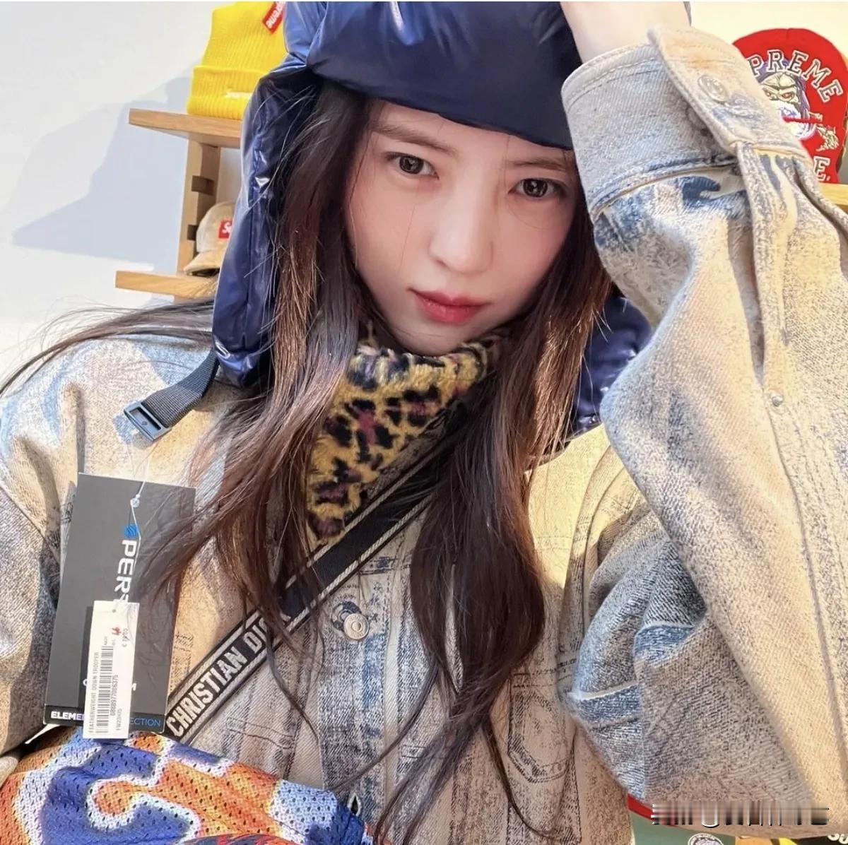 21日，演员韩素希在自己的Instagram上上传了多张照片。公开的照片中，韩素