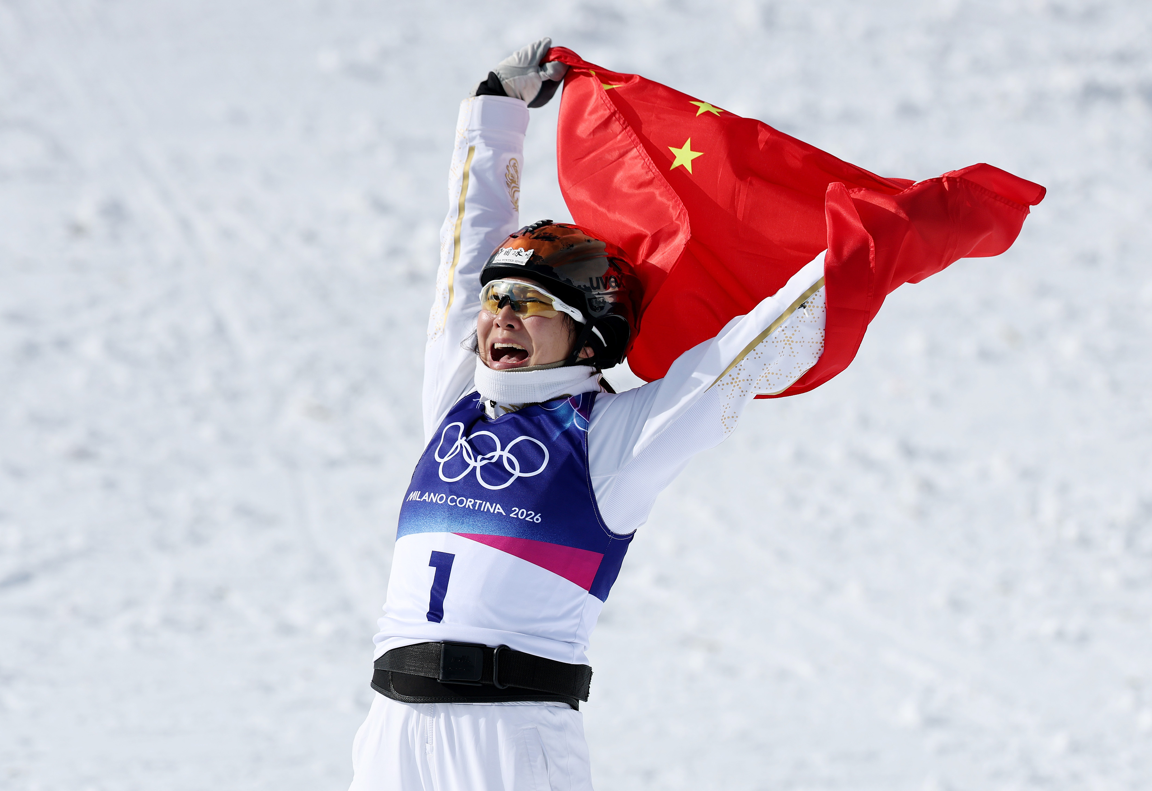 浪姐首位冬奥会卫冕冠军徐梦桃金牌 35岁的徐梦桃成为中国队历史上年龄最大的女子冬