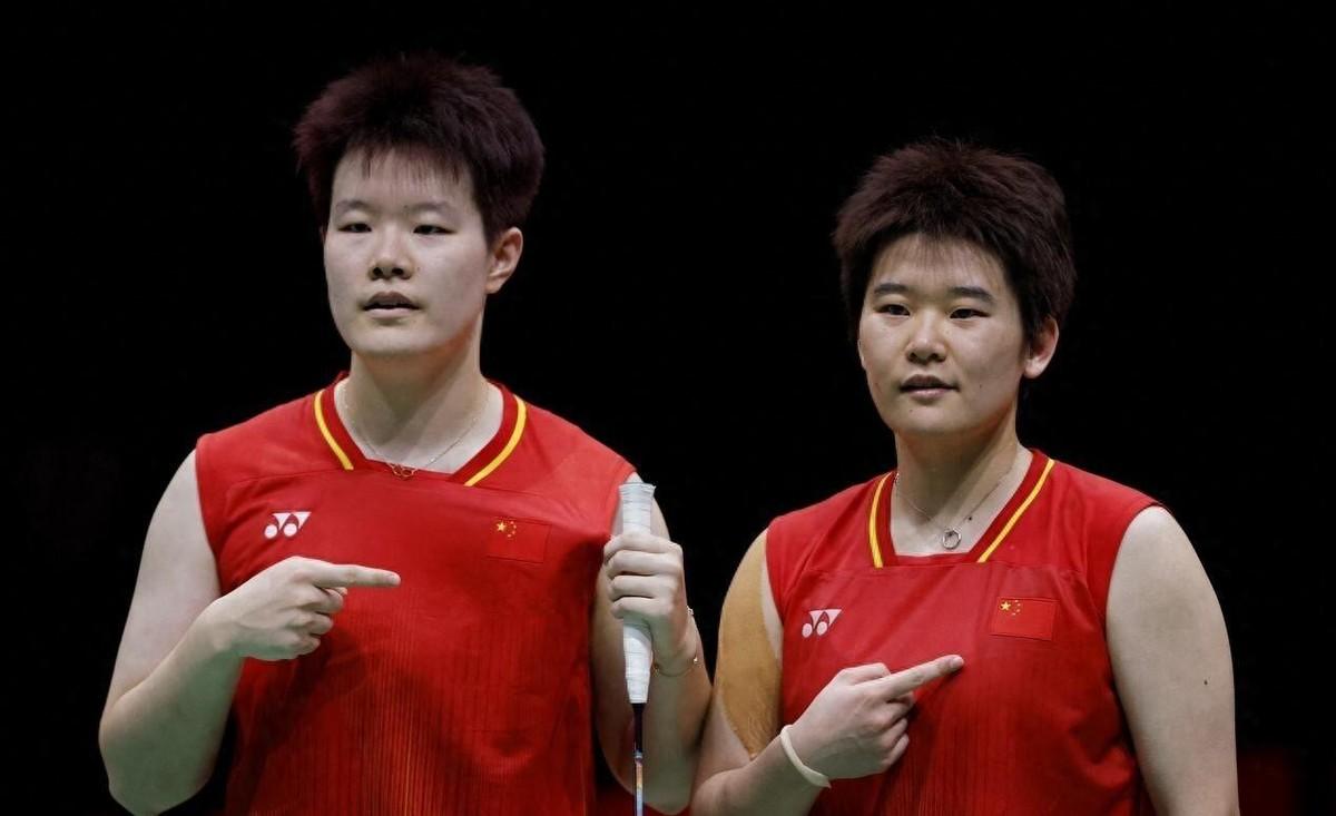 鏖战111分钟，28-26拼下首局，最终18-21、18-21被逆转。刘圣书/谭