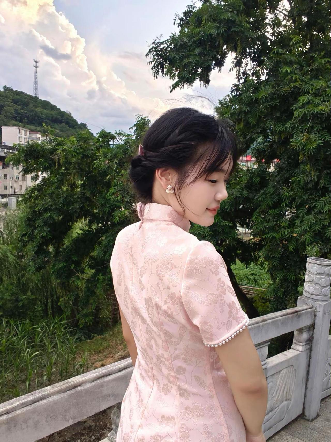 青青子衿   悠悠我心旗袍ootd 总要做一回书里的旗袍女子吧