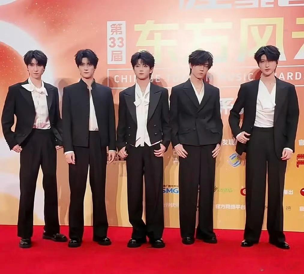 以为点开了团播直播间 