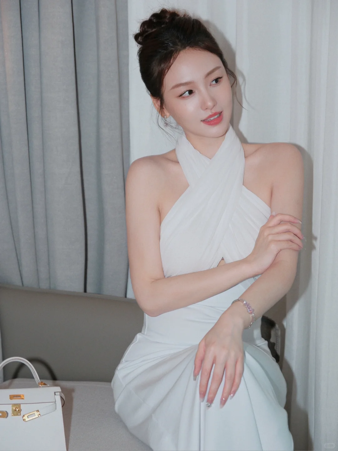 樱花树下站谁都美 我的爱给谁都热烈