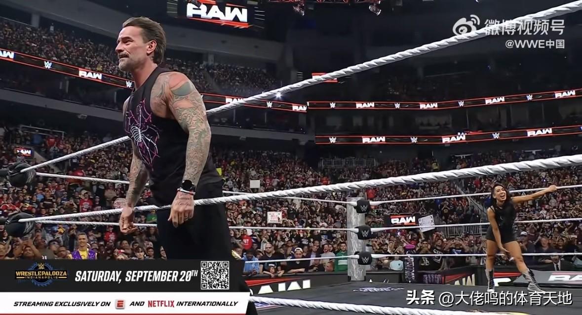 WWE[超话]星期二肉搏RAW夫妻大战即将上演，真心期待这段剧情呢：俩有腰带的塞