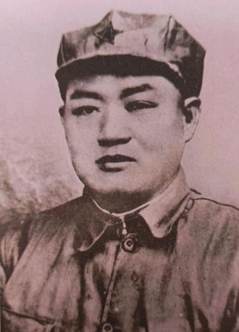 这位曾任红军军团长的将领，为何八路军组建时无人接纳，毛主席表示无法容忍！
193