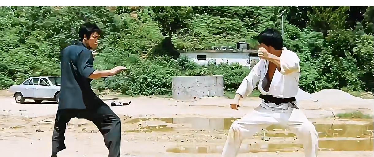 李小龙到底是武术家还是演员?首先是武术家，他痴迷的是武术，是打击对手保全自己的技