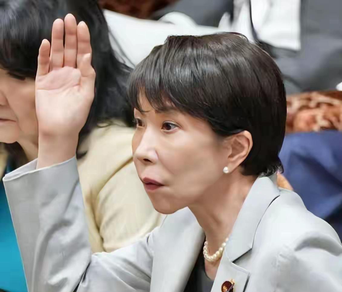 太尴尬了！高市早苗惹怒中国后，日本企业怨声载道。

这事儿说白了就一句话：嘴硬是